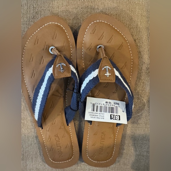 Nautica Navy and White Anchor Flip Flops 10M NWT - Picture 2 of 3
